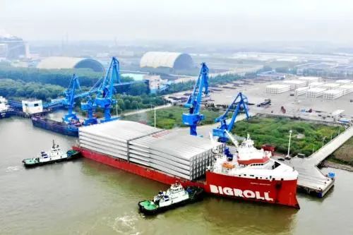扬州港全球最大风电叶片轮波弗特海离港启航